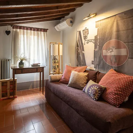 Canto Degli Scali 4*